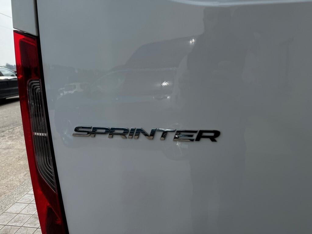 Mercedes-Benz Sprinter Cargo Van L2 H2