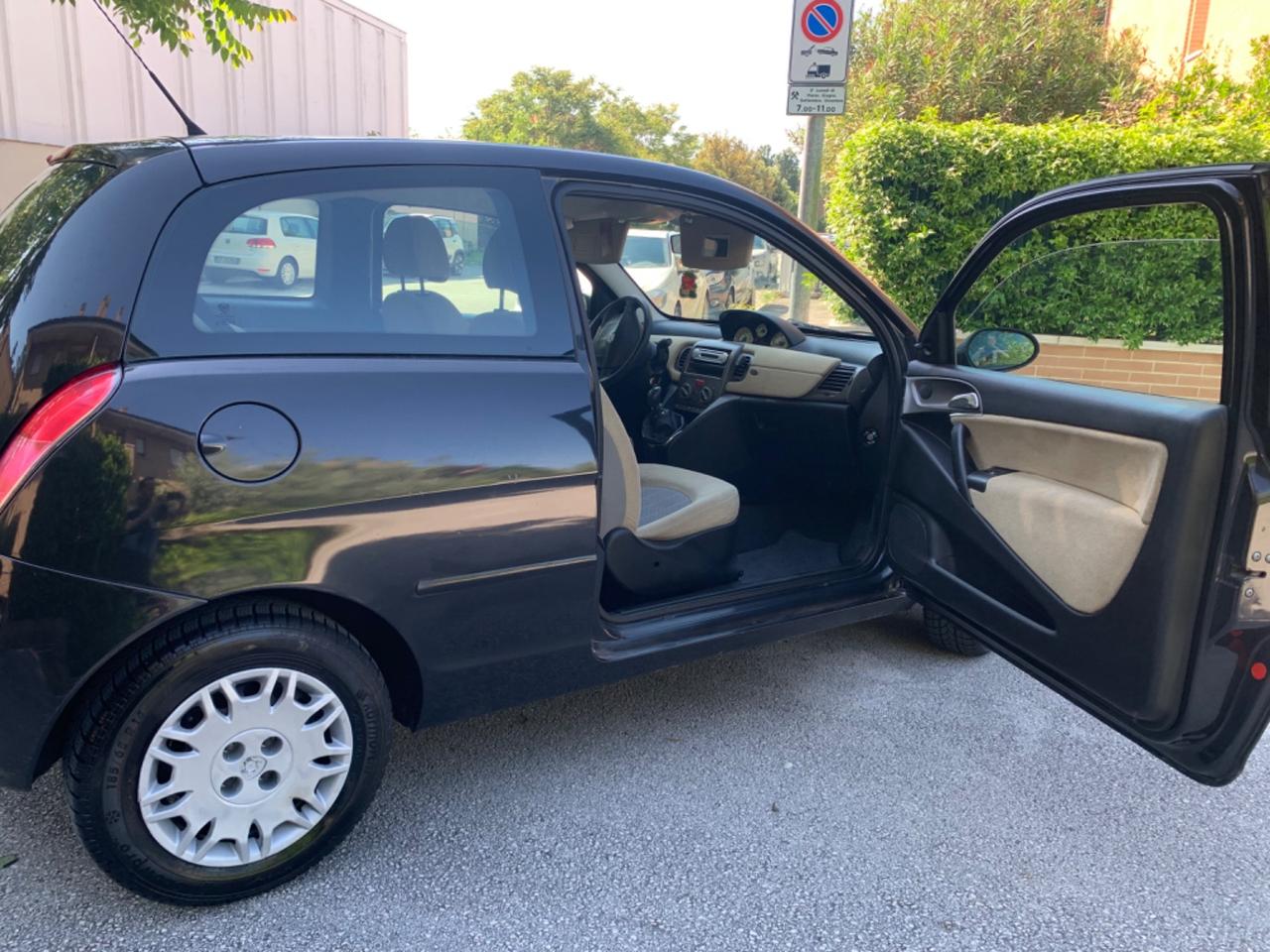 Lancia Ypsilon 1.2 Argento clima