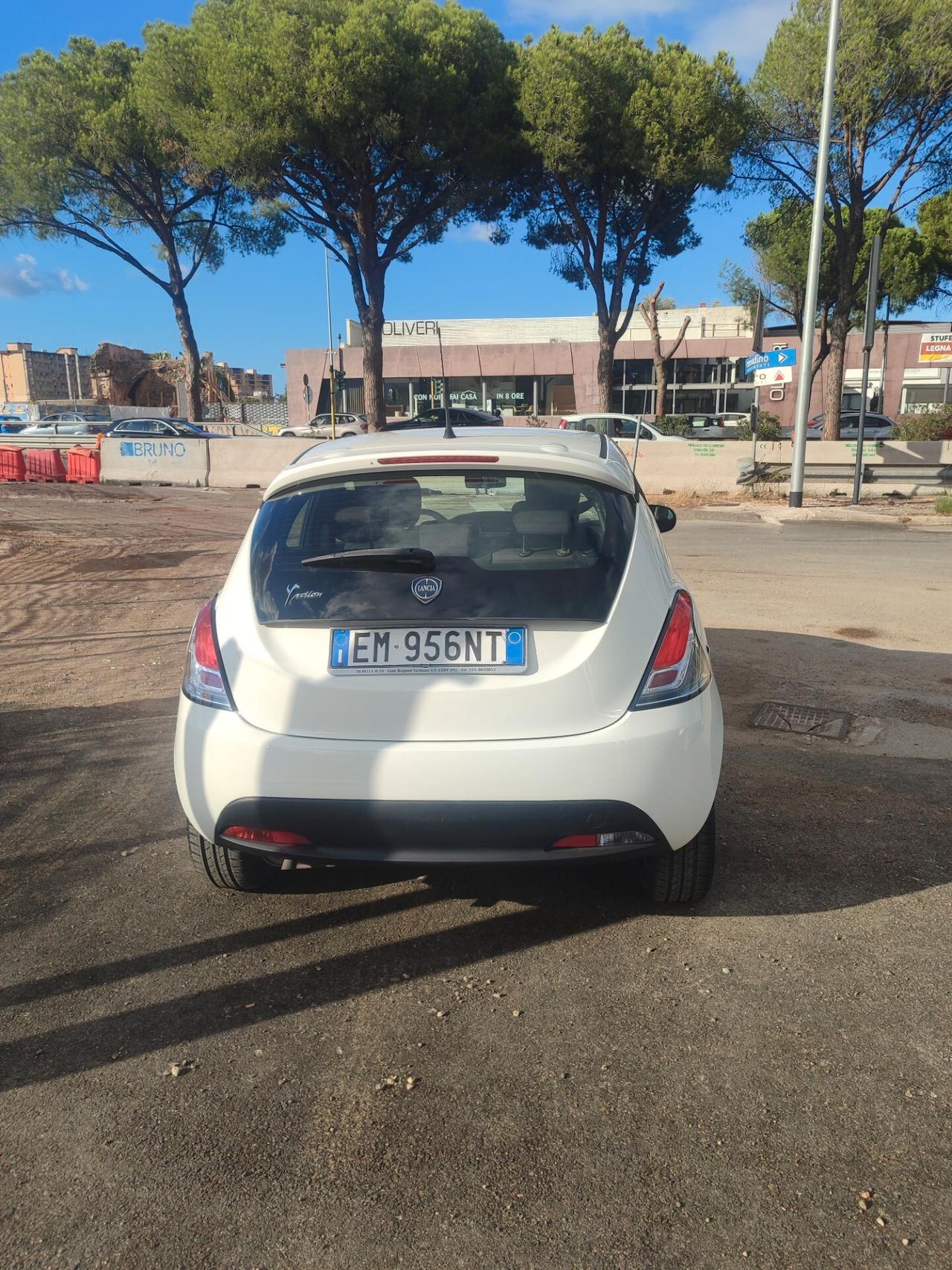 Lancia Ypsilon 1.2 69 CV 5 porte S&S Gold