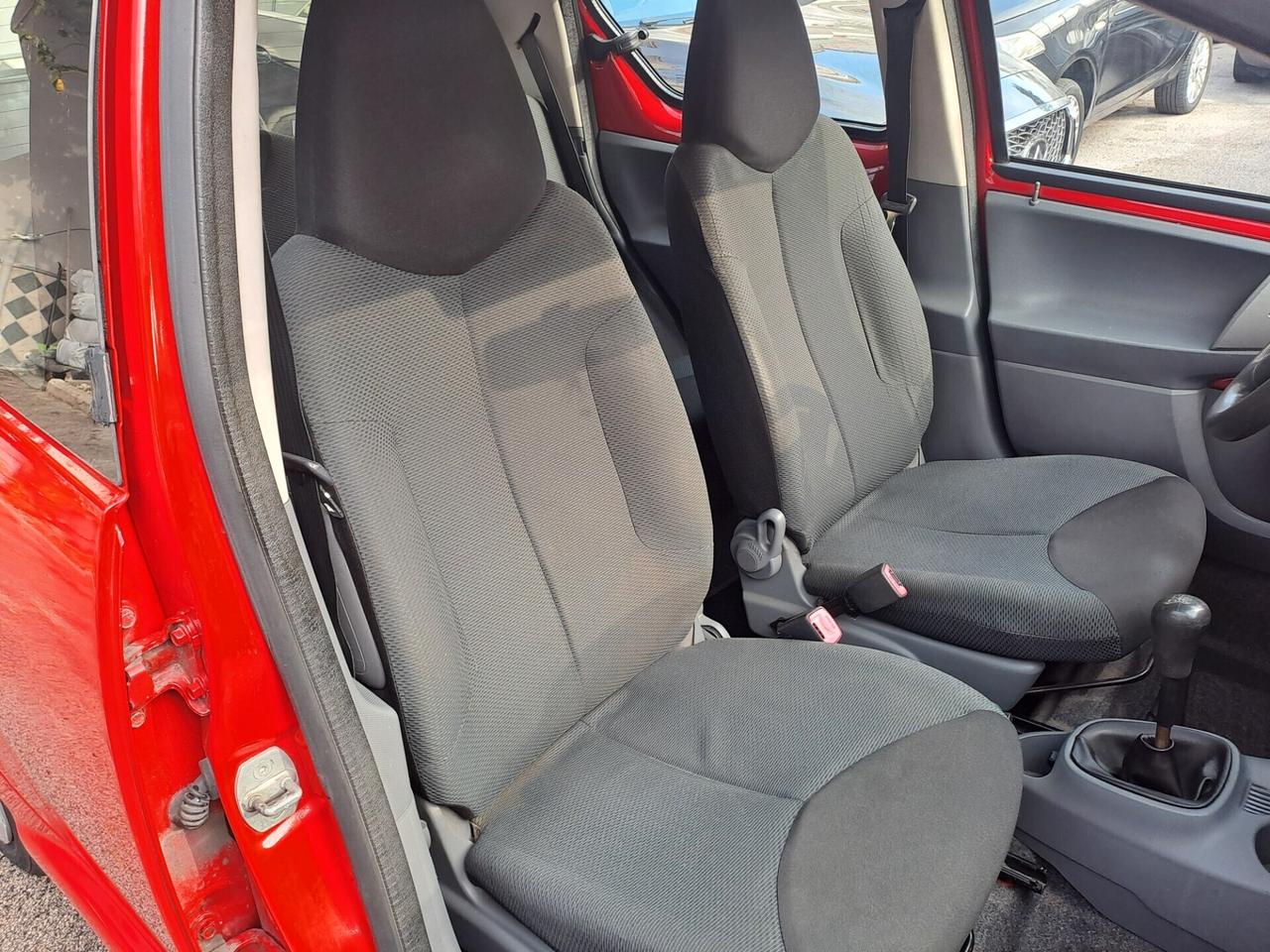 Toyota Aygo 1.0 12V VVT-i 5 porte Sol