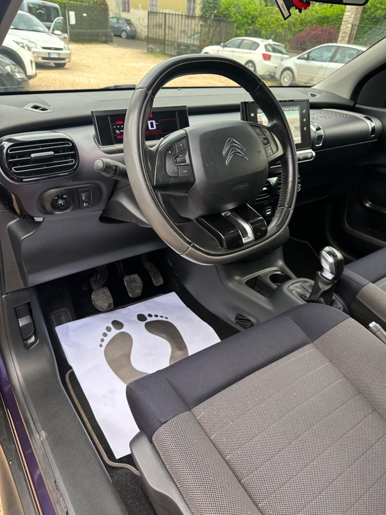 Citroen C4 CACTUS BLUEHDi 100 SHINE PANORAMA KMCERT