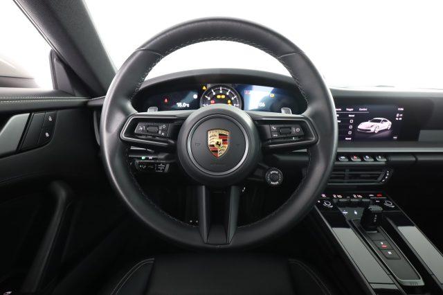 PORSCHE 911 911 Carrera 4