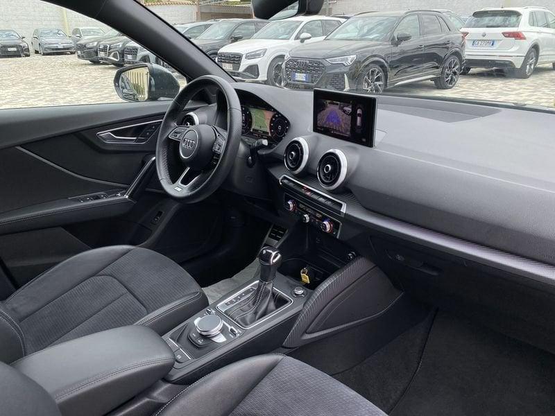 Audi Q2 S Line interno ed esterno 2.0 TDI 150CV s-tronic 35