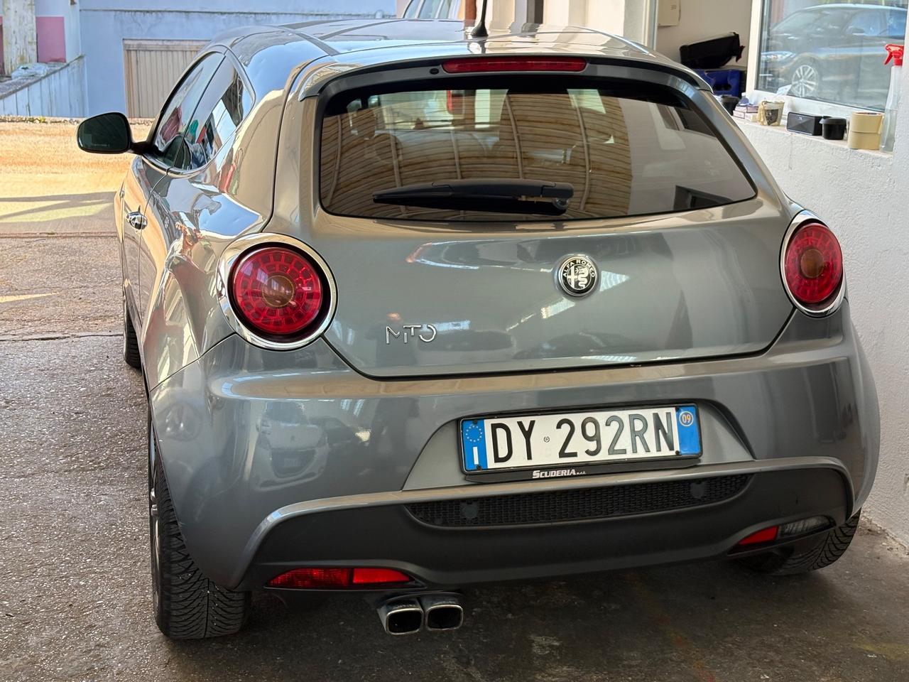 Alfa Romeo MiTo 1.6 JTDm 16V Distinctive Sport Pack