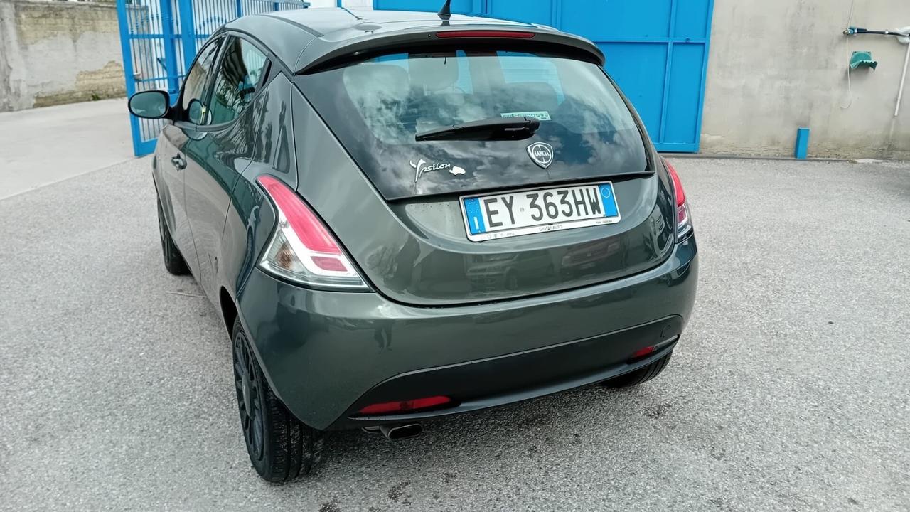 Lancia ypslon 1.2 gpl-full/opt-km 90000-2015