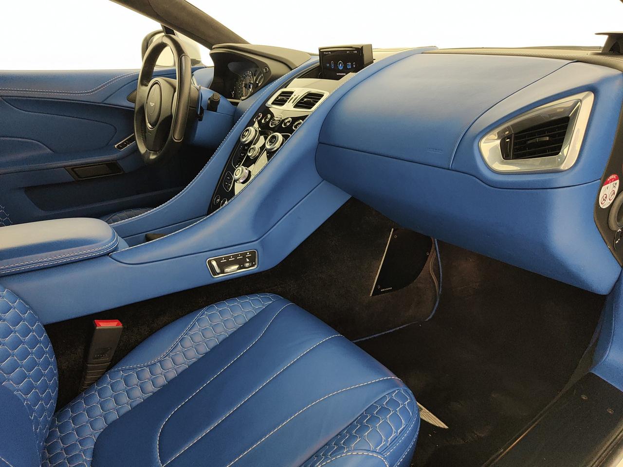 ASTON MARTIN Vanquish Coupe 6.0 V12 S touchtronic