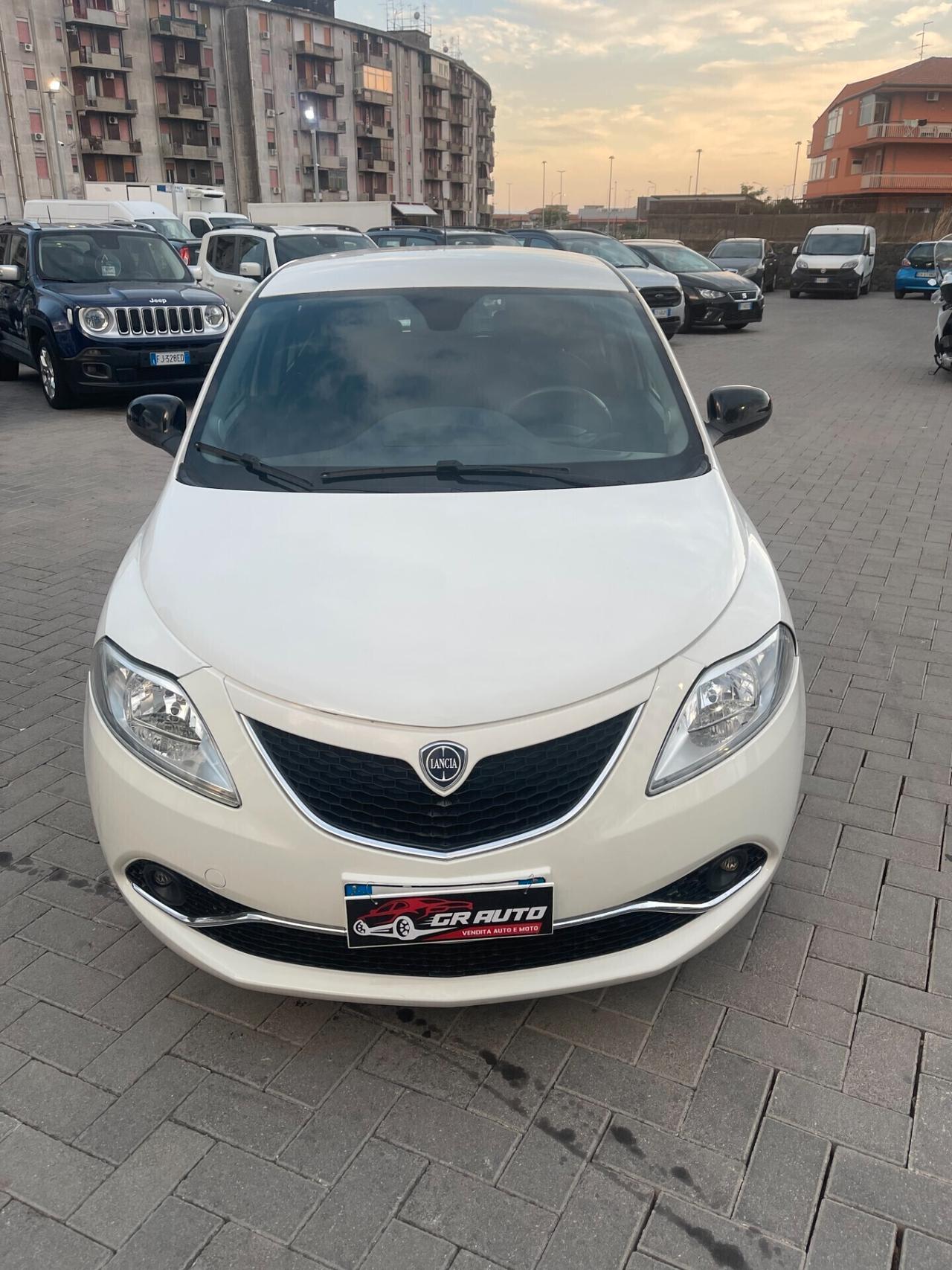 Lancia Ypsilon 1.2 69 CV Ecochic Platinum