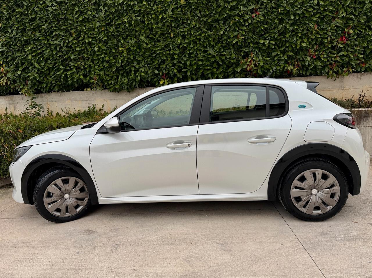 Peugeot 208 motore elettrico 136 CV 5 porte Active