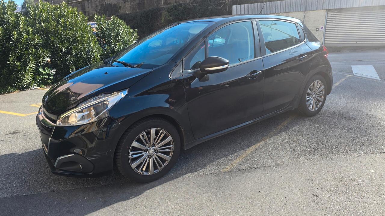 Peugeot 208 PureTech 82 5 porte Allure