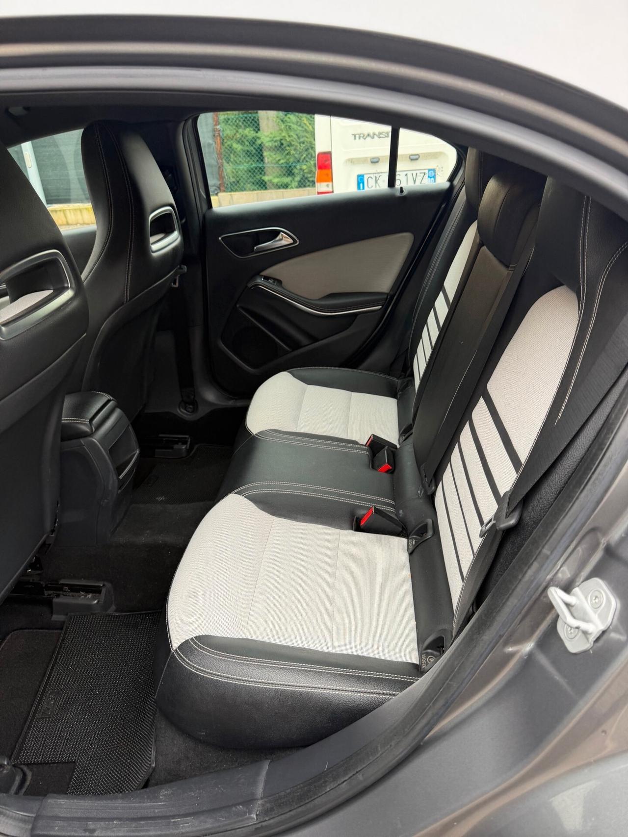 Mercedes-Benz A 180 cdi - NEOP. - 12 MESI DI GARANZIA -