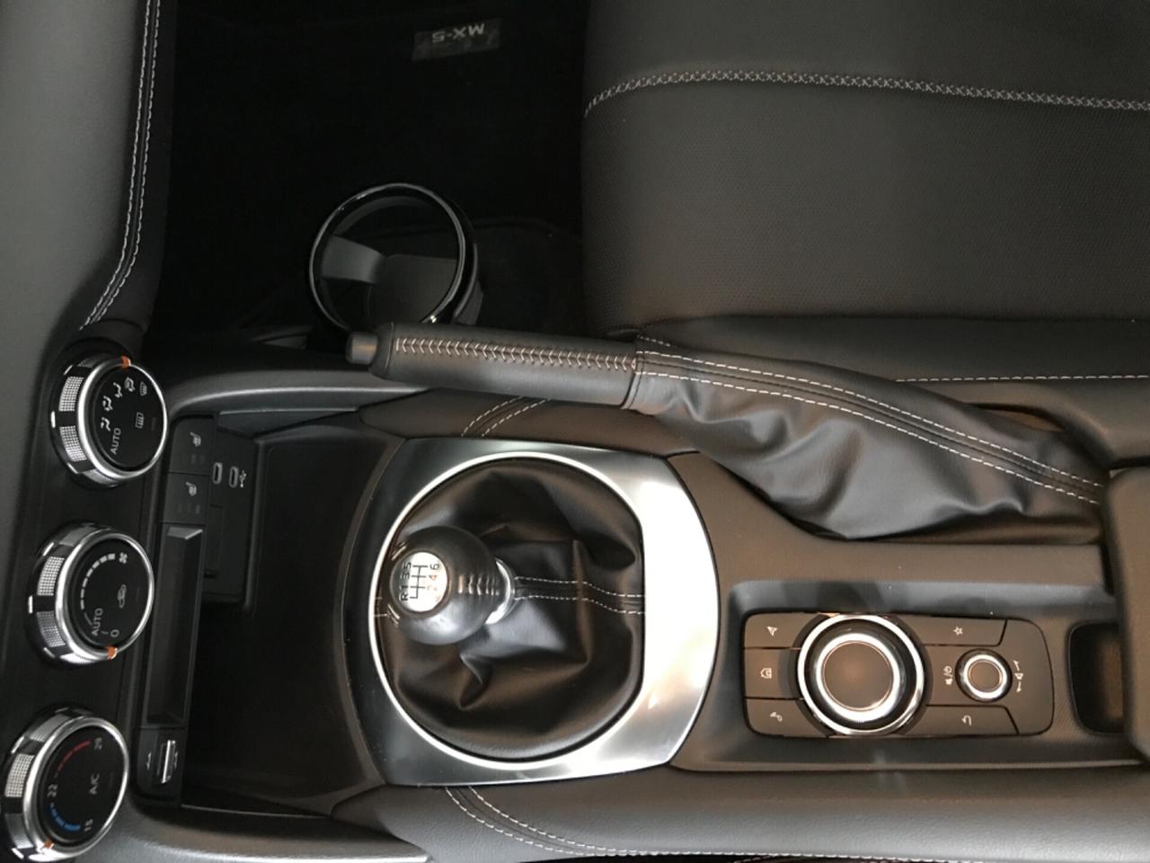 Mazda MX-5 1.5L Skyactiv-G RF Exclusive-Line