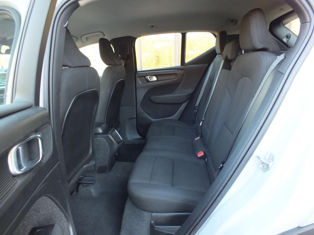 VOLVO XC40 T2 CORE 32.000 KM!