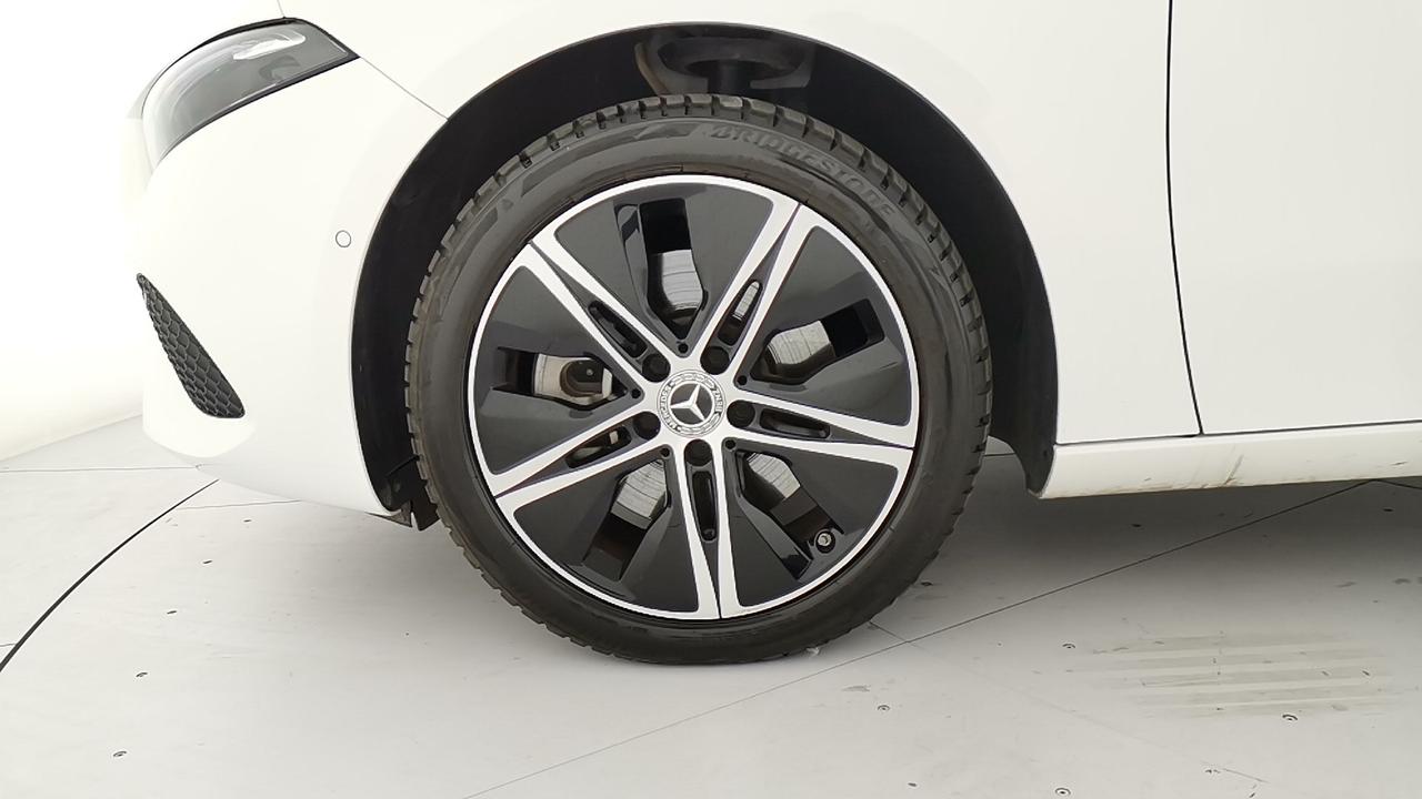 Mercedes-Benz Classe A - W177 2023 - A 250 e phev Progressive Advanced auto