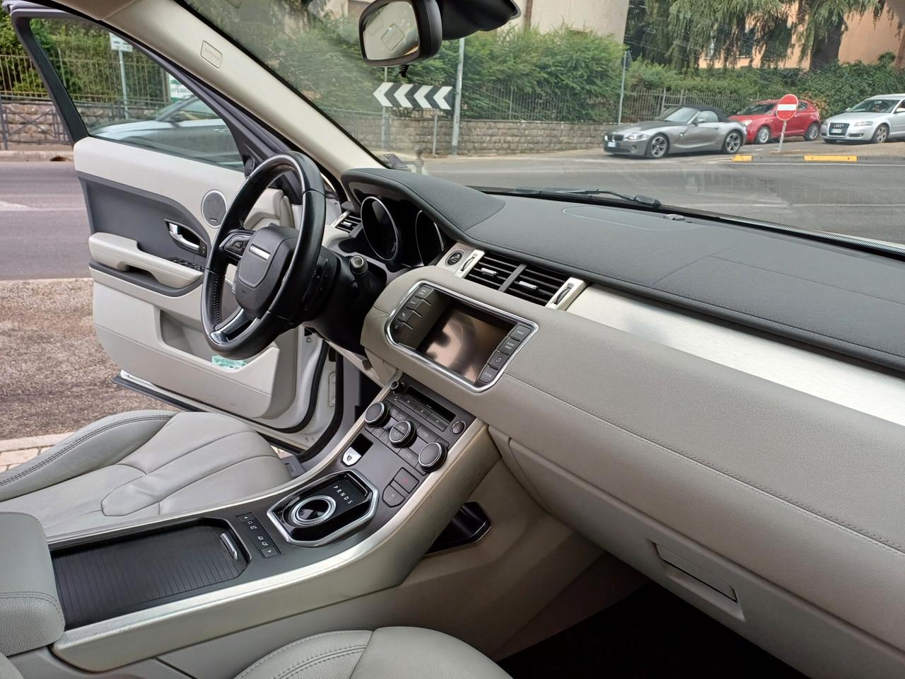 Land Rover Range Evoque 2.2 TD4 5p. Dynamic