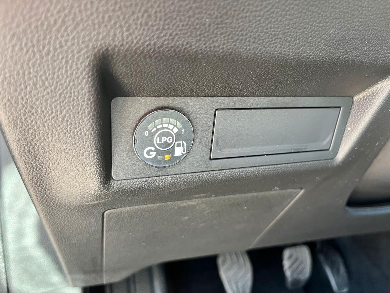 Renault Captur TCe 100 CV GPL Intens