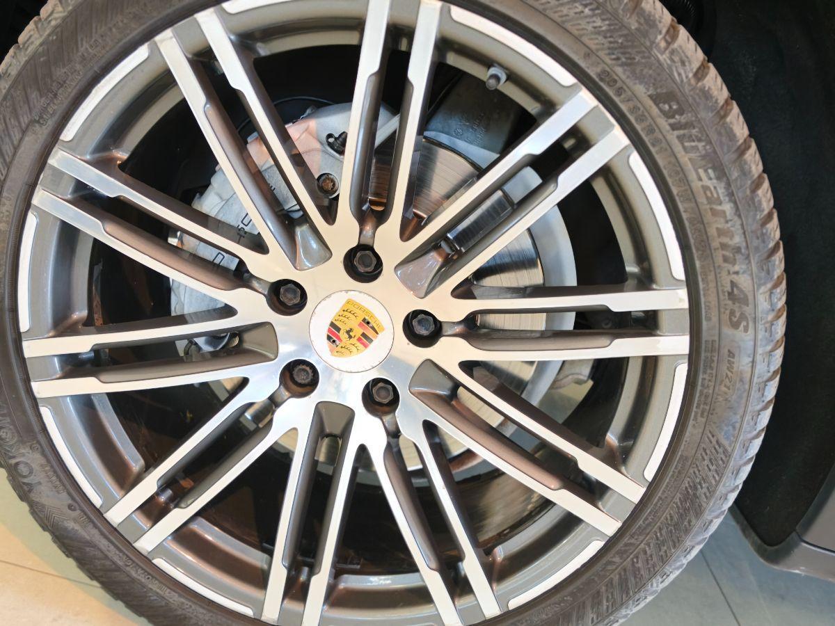 PORSCHE Cayenne 3.0 Diesel Platinum Edition Cerchi 21