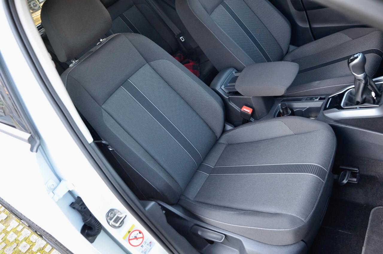 VOLKSWAGEN T-ROC 1.0 TSI SPORT 116cv, GARANZIA UFF VW, UNICOPROPRIETARIO, EURO 6E, FARI LED, APPLE ANDROID, PERMUTE