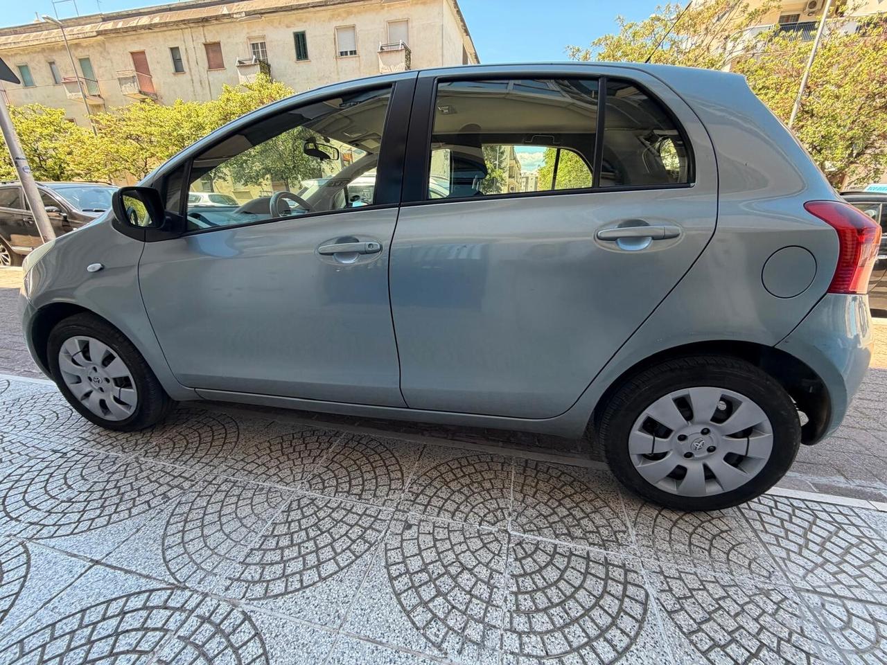 Toyota Yaris 1.0 5 porte Sol