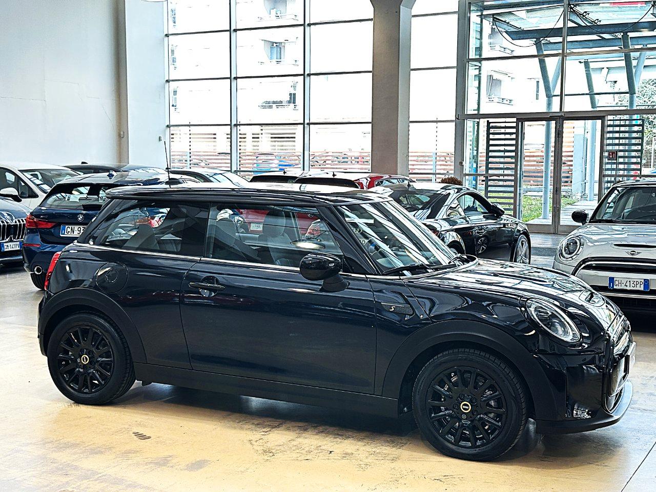 Mini 3 Porte Cooper SE Classic Full Electric Auto - LED-16"-Camera-Keyless-Carplay-IVA