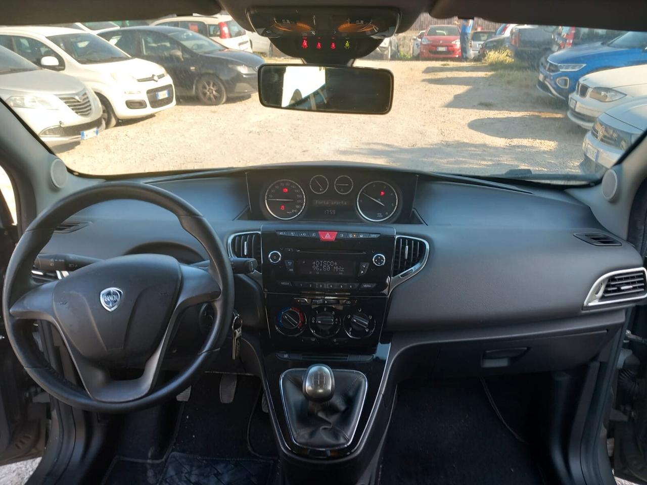 Lancia Ypsilon 1.3 MJT 75 CV Unyca
