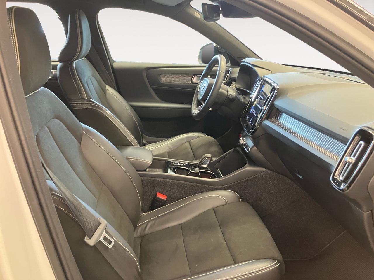 Volvo XC40 1.5 t4 phev R-design auto my21
