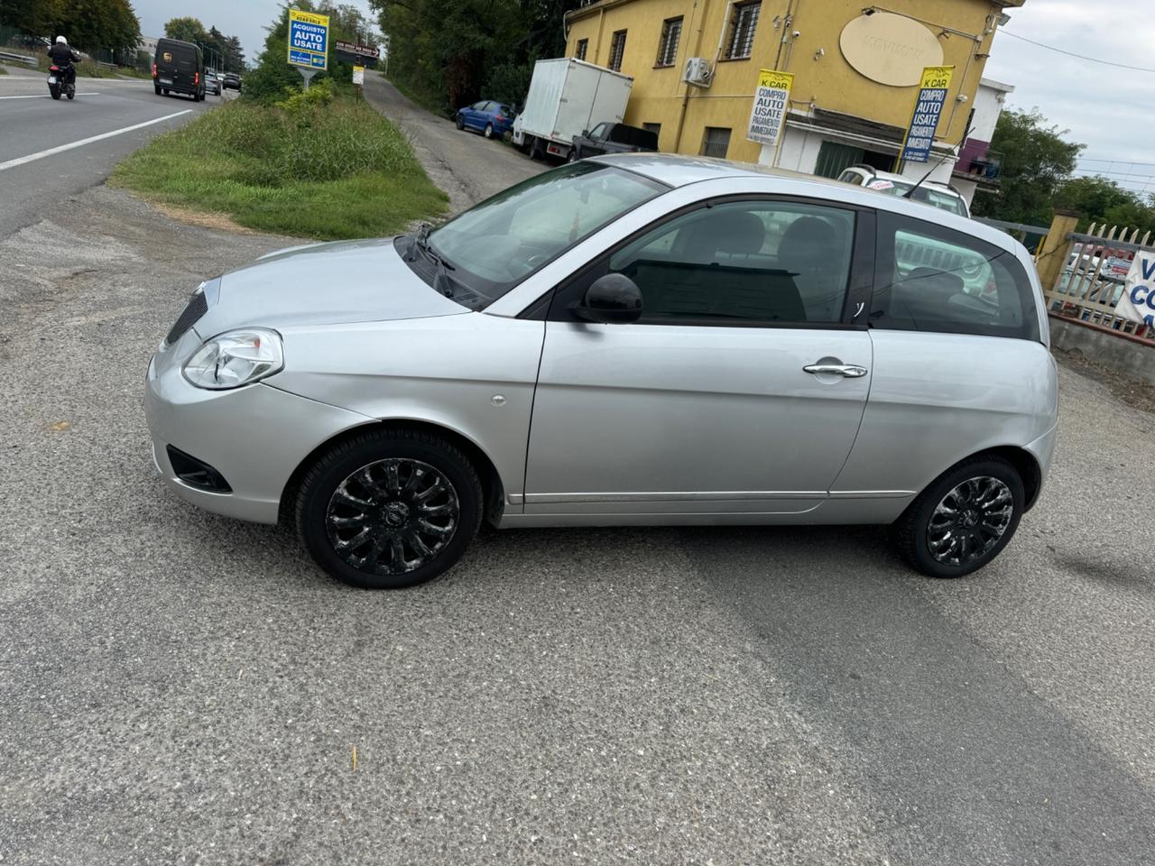 Lancia Ypsilon 1.3 MJT 75 CV Unyca