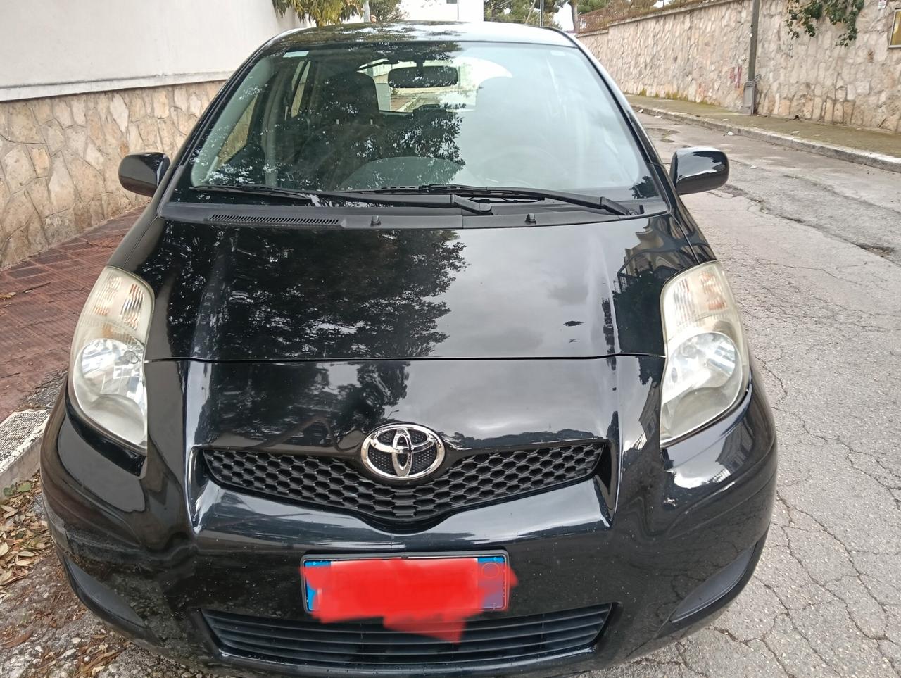 Toyota Yaris 1.0 5 porte Sol Uniprop. km origin. vetrina