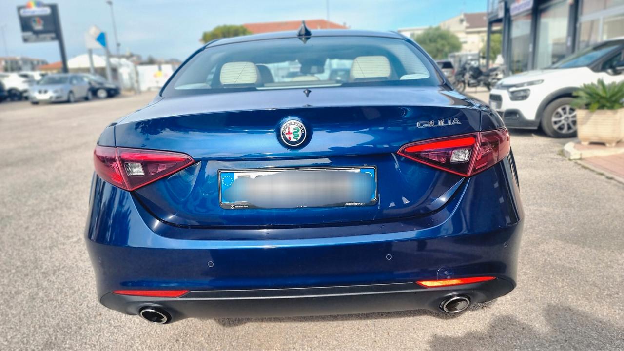 Alfa Romeo Giulia 2.2 Turbodiesel 180 CV AT8 Business Sport Launch Ed.