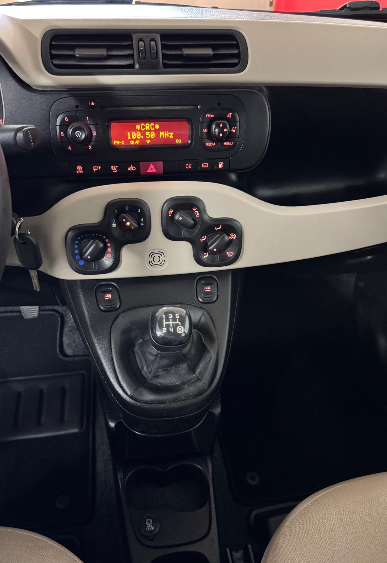 Fiat Panda Lounge 2014, 120000 chilometri