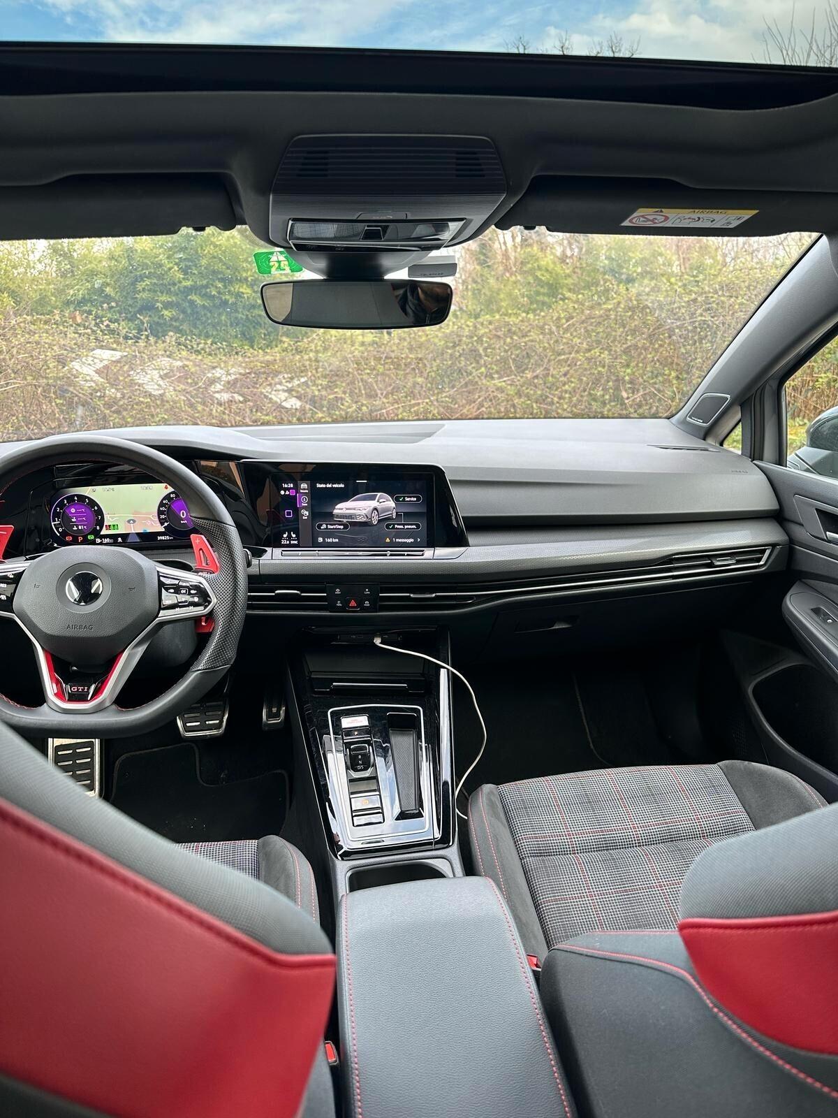 Volkswagen Golf GTI 2.0 TSI