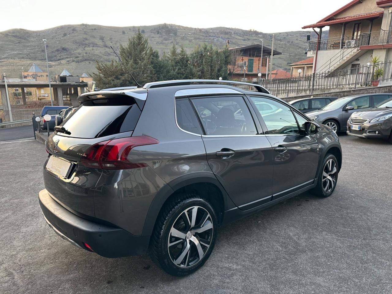 Peugeot 2008 BlueHDi 100 Allure