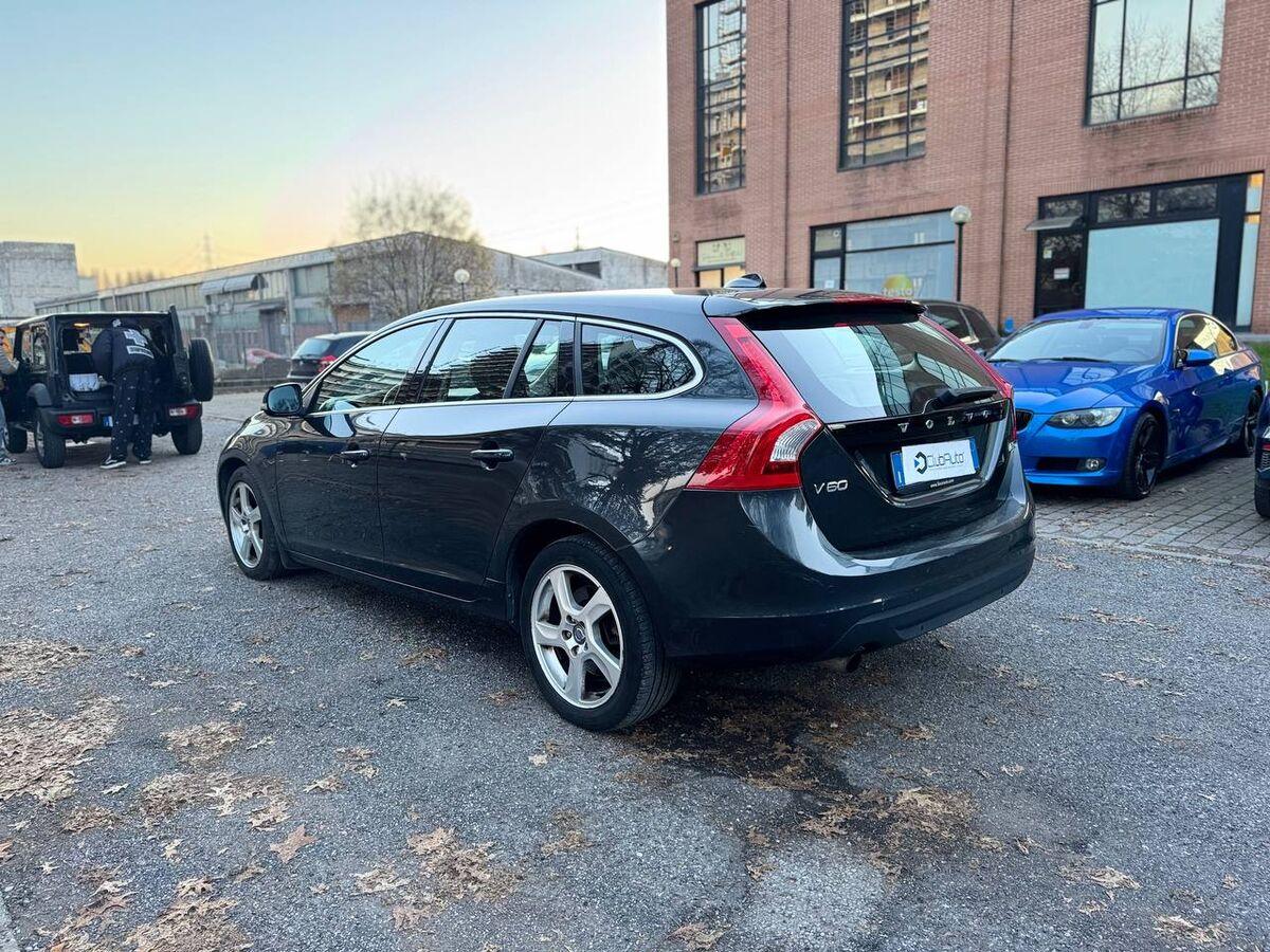 Volvo V60 V60 2.0 D4 ved (d3) Momentum geartronic