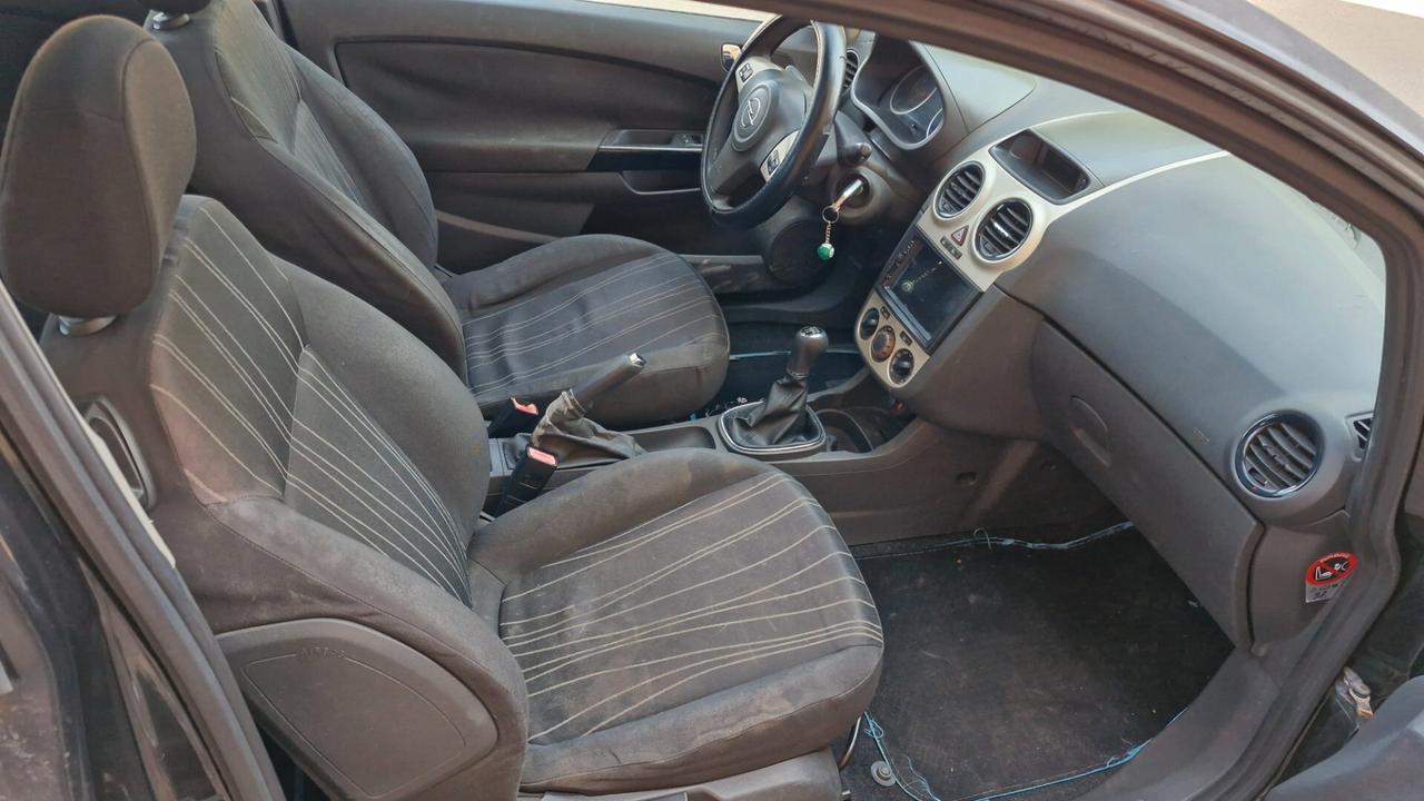 Opel Corsa 1.2 3 porte Sport