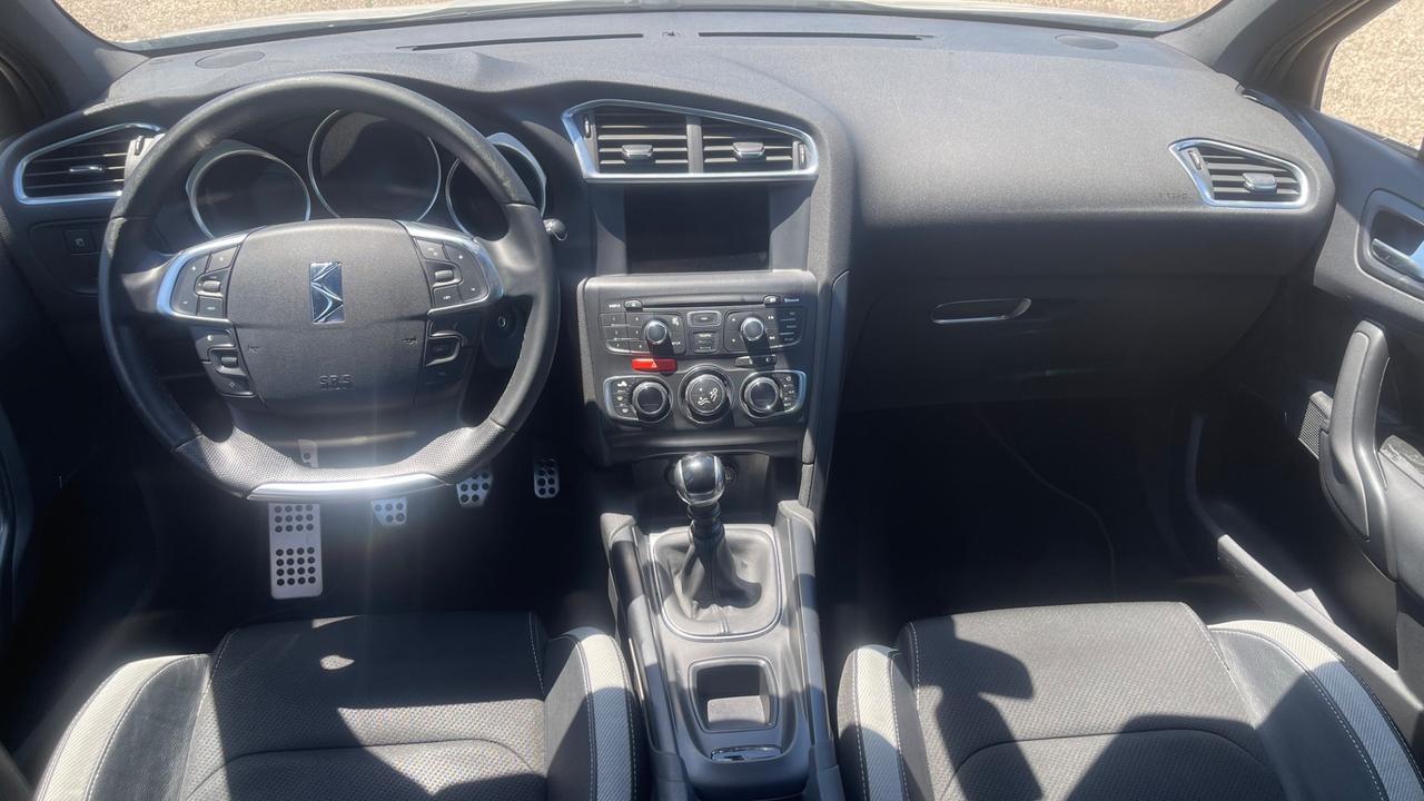 Ds DS4 1.6 e-HDi 110 cv 2012’