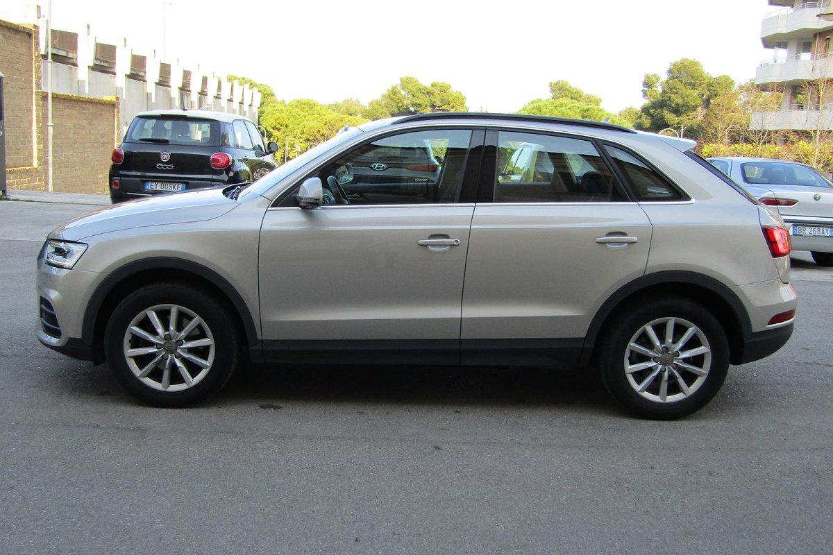 AUDI Q3 2.0 TDI 150 CV Business