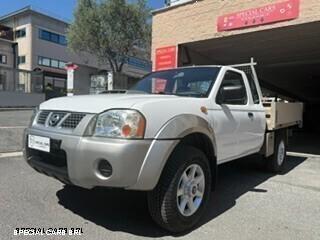 Nissan NP300 2.5 Dci King Cab Gancio traino