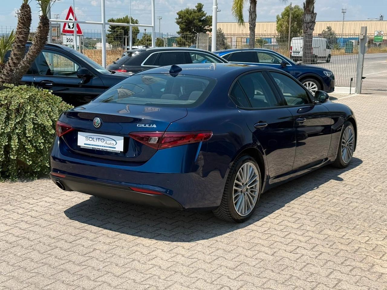 Alfa Giulia 2.2 160 CV AT8 Super Manuale Blu Monte Carlo
