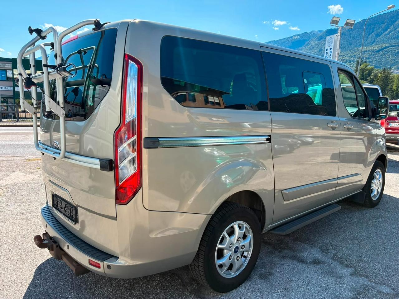 FORD TRANSIT CUSTOM 2.2 TDCi 155CV TITANIUM 8POSTI - GANCIO TRAINO