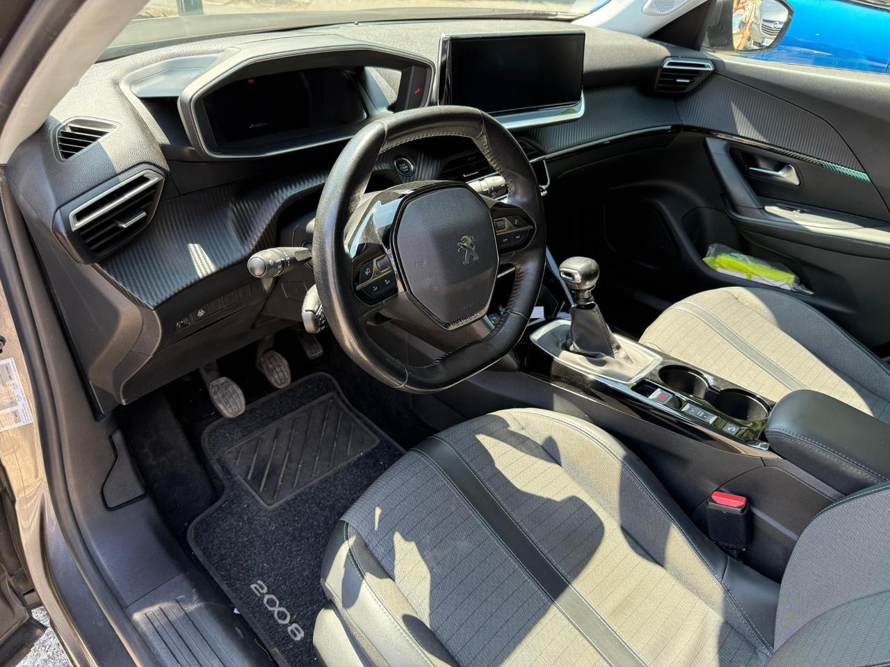 Peugeot 2008 PureTech 100 S&S Allure Pack