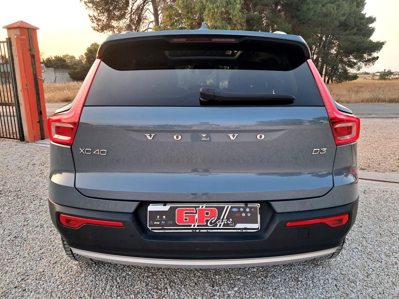 Volvo XC40-2.0-150CV*TETTO*CAM360°*LED*NAVI