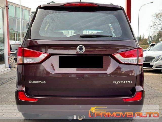 SSANGYONG Rodius 2.2 Diesel 2WD M/T