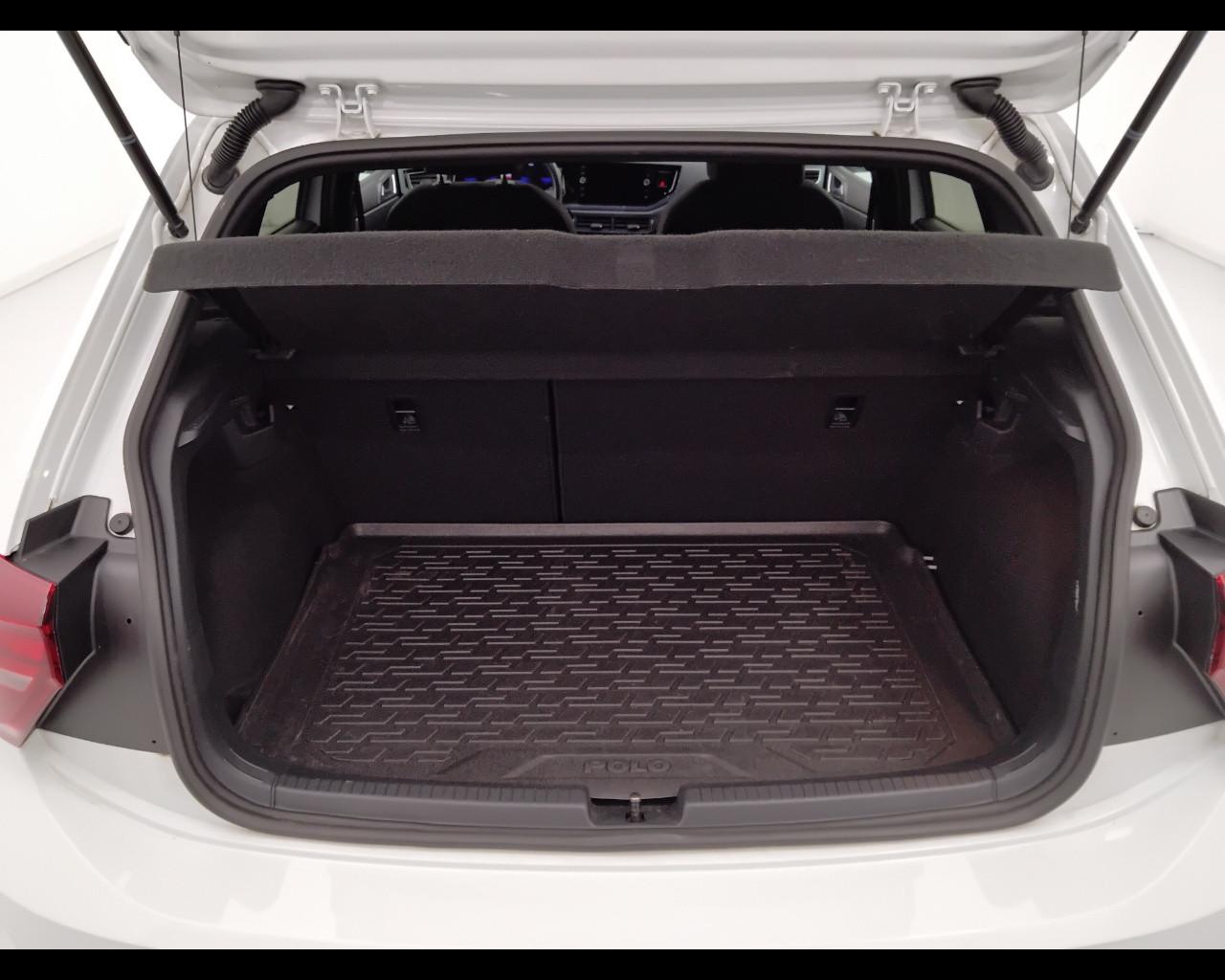 VOLKSWAGEN Polo VI 2022 - Polo 1.0 tsi R-Line 95cv