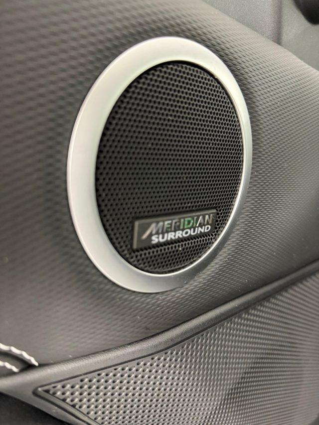 LAND ROVER Discovery 3.0D I6 300 CV AWD Auto R-Dynamic HSE 7p