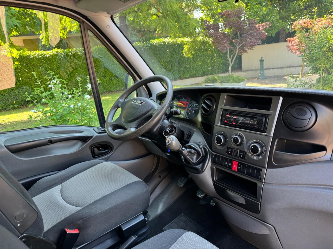 IVECO DAILY 7 posti cassone fisso