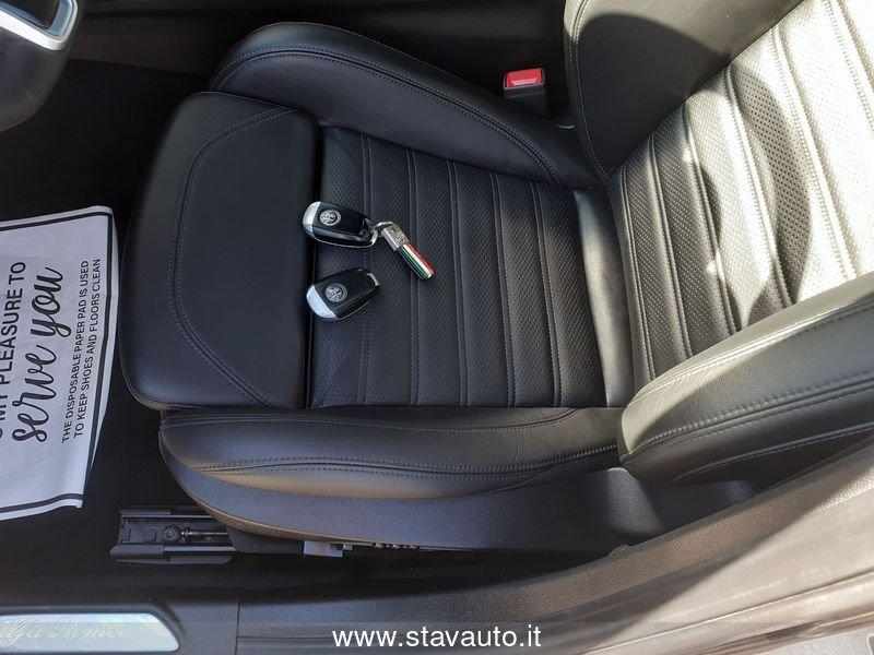 Alfa Romeo Giulia Giulia 2.2 Turbodiesel 210 CV AT8 AWD Q4 Veloce