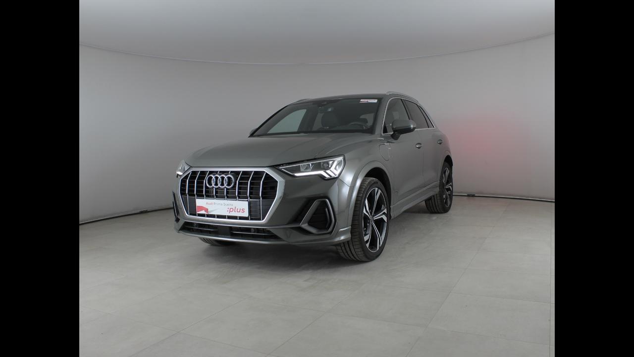Audi Q3 45 TFSI E S TRONIC