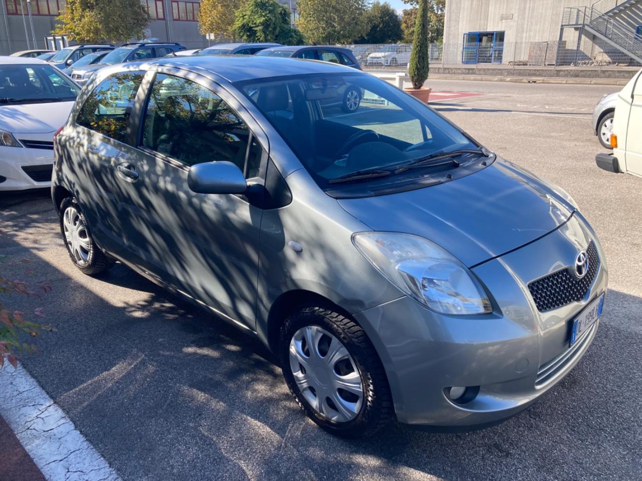 TOYOTA YARIS (PROPRIETRIO UNICO)