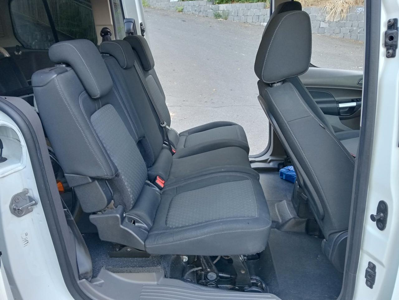 Ford Transit Connect Pianale ribassato con rampa disabili carrozzina