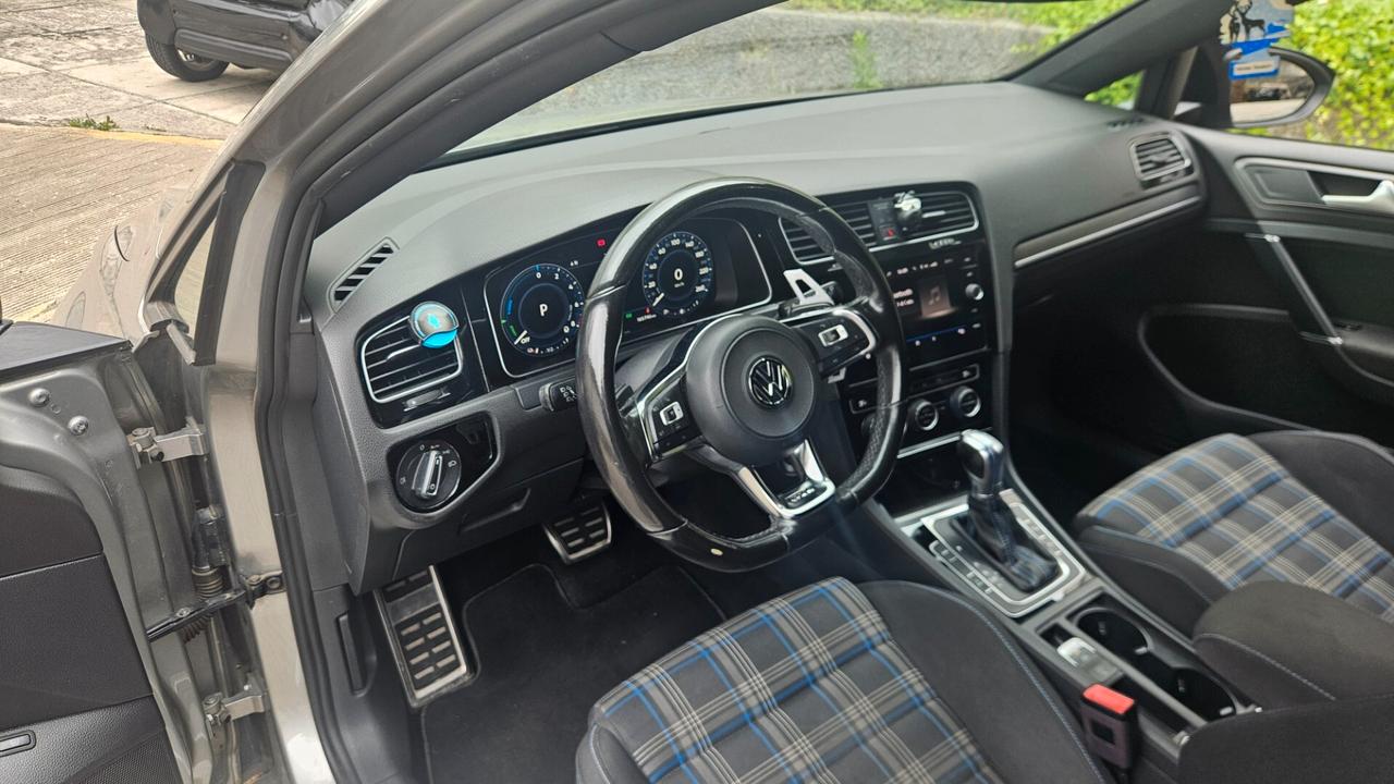 Volkswagen Golf GTE 1.4 TSI DSG 5p. Plug-In-Hybrid