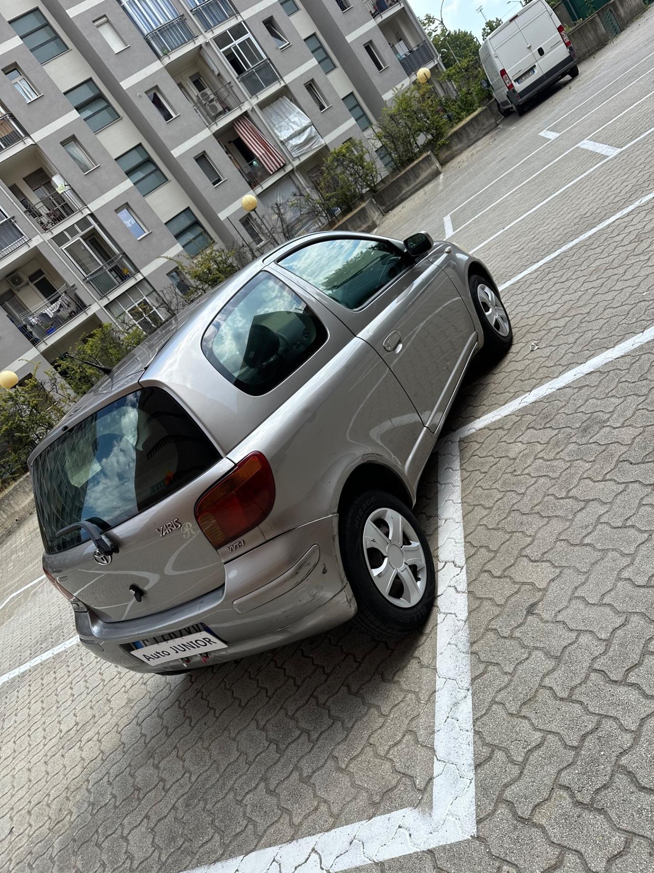 Toyota Yaris Verso 1.3i 16V cat Luna '03